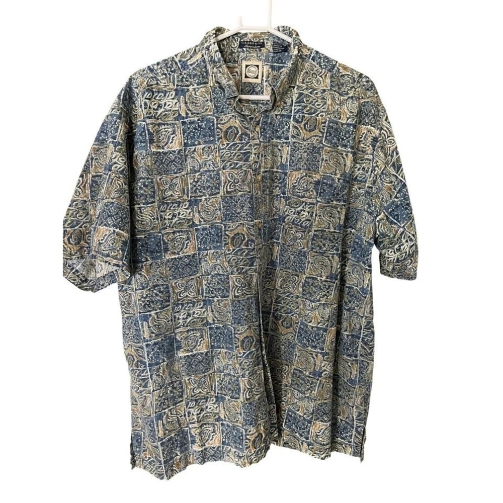 G.H. Bass & Co Shirtmaker Vintage Made in Hong Kong Paisley Tile Button Shirt XL